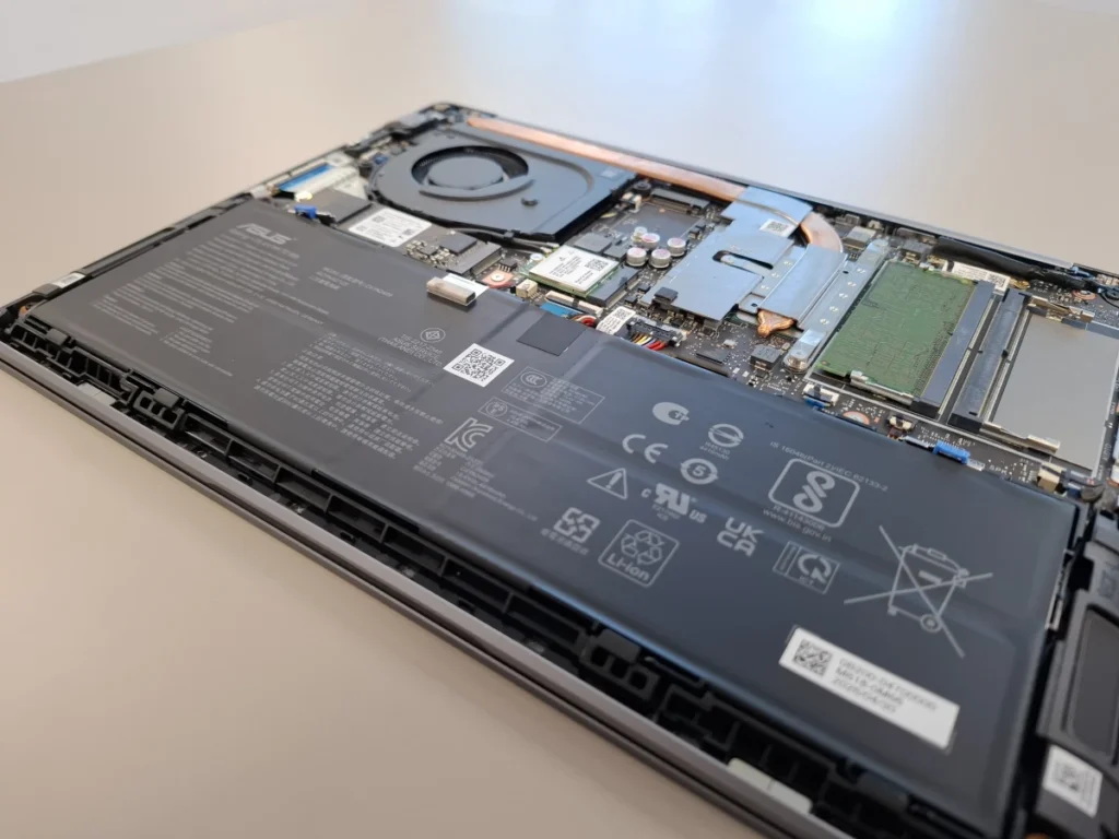 1 ASUS ExpertBook P5 G1