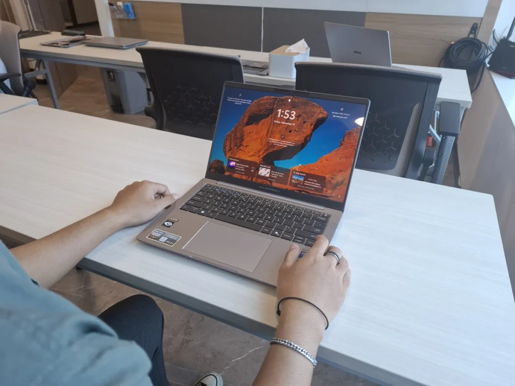 6 ASUS ExpertBook P5 G1