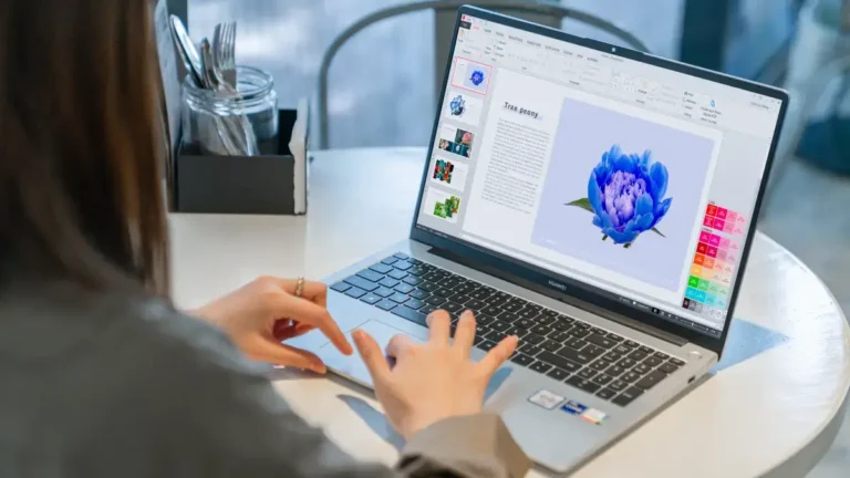 3 HUAWEI MateBook D16 Creative Lifestyle Shot res