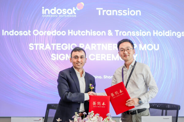 Indosat dan Transsion Jalin Kerja Sama, Perluas Akses Digital Lewat Integrasi IM3 dan Tri Penandatanganan MoU antara Indosat Ooredoo Hutchison dan Transsion Holdings di Shanghai 1 e1750312373334