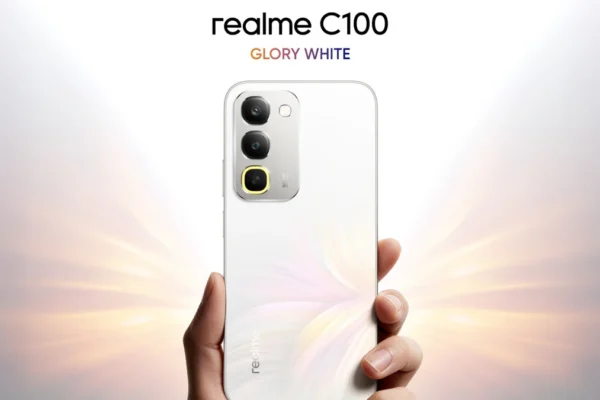 2404 teknovrs realme C100 1